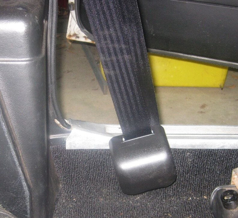 Mustang on sale seat belts